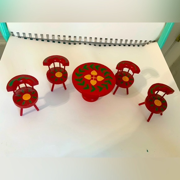 Vintage Dollhouse Miniature Red Wood Kitchen Table & 4 Chairs - Picture 1 of 7